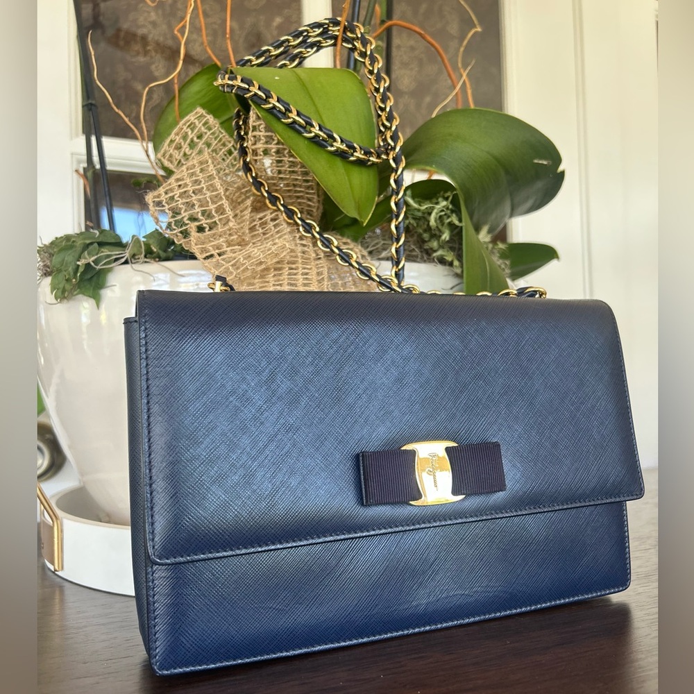 SALVATORE FERRAGAMO GINNY CROSS BODY LARGE DARK BLUE - Picture 4 of 13